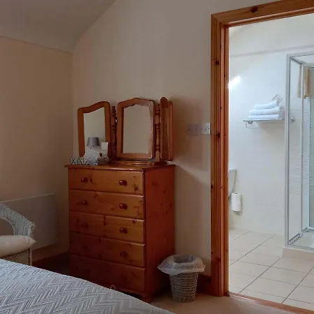 Проживание в семье The Courtyard, Castle Dargan Баллиголи