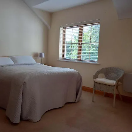 The Courtyard, Castle Dargan Ubytování v soukromí