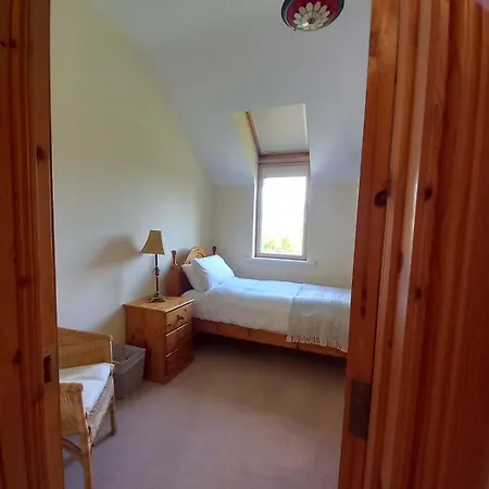 The Courtyard, Castle Dargan Проживание в семье Баллиголи