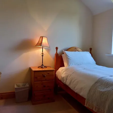 Ubytování v soukromí The Courtyard, Castle Dargan *