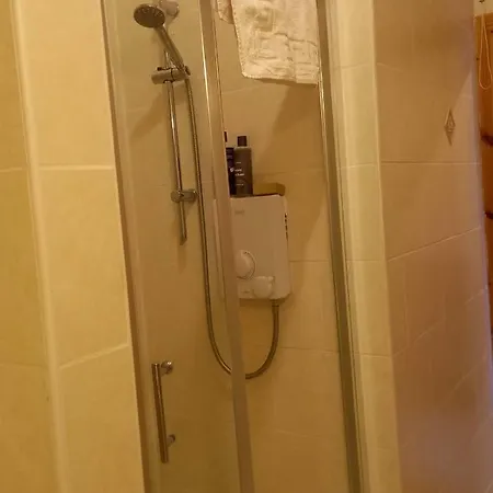 Проживание в семье The Courtyard, Castle Dargan