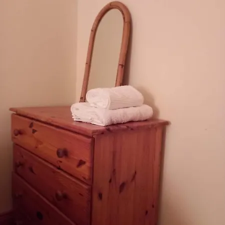 The Courtyard, Castle Dargan Ubytování v soukromí *