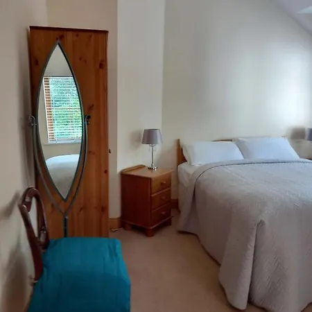 The Courtyard, Castle Dargan Проживание в семье Баллиголи