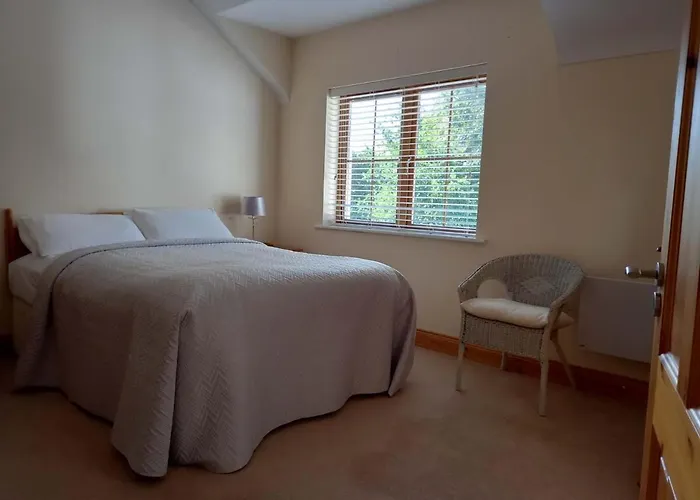 The Courtyard, Castle Dargan Rum i privatbostad